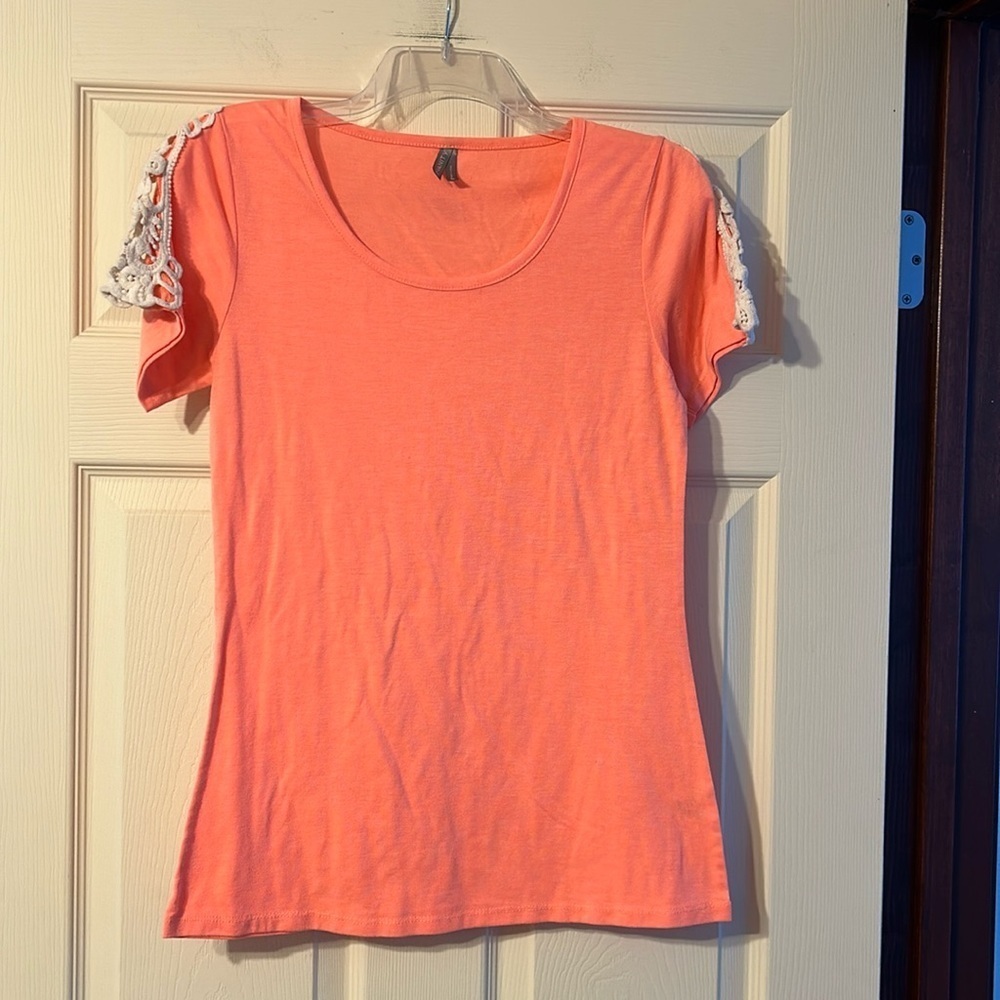 Vanity Short Sleeve Tee with Crochet Detail Medium